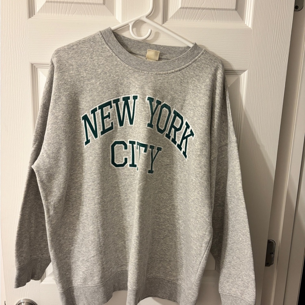 H&M Gray Crewneck Sweater with New York City Print
